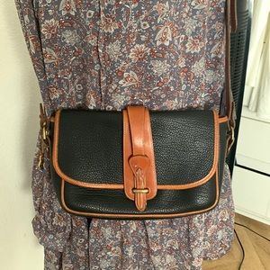 Vintage Dooney & Bourke leather crossbody bag